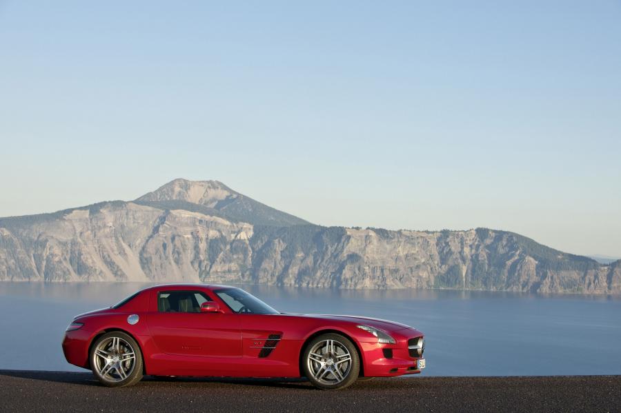  Mercedes-Benz SLS AMG 2010 года  (фото 220 из 526)